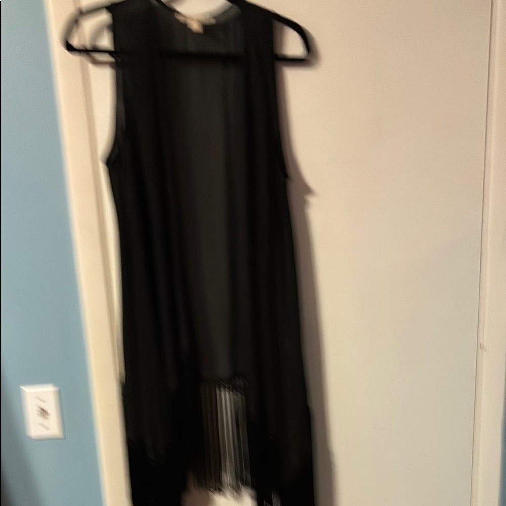Elegant Black Sleeveless sleeveless fringed tunic